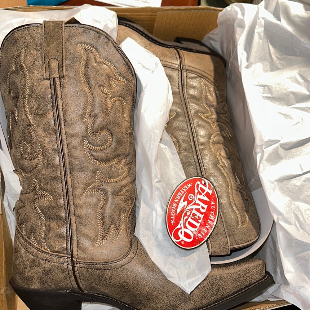 Cowgirl boots for SALE!